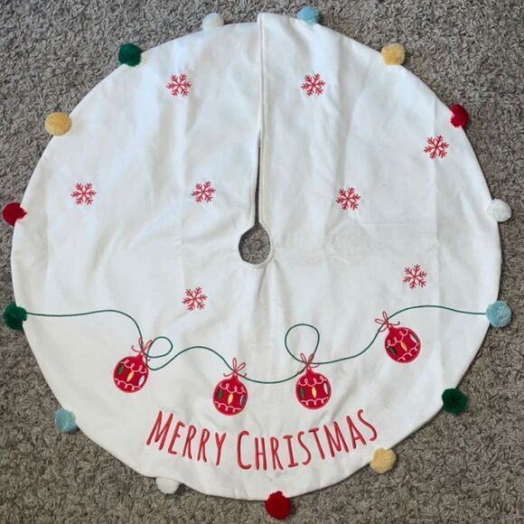 36” & 48” Tree Skirt Bundle - Picture 7 of 13